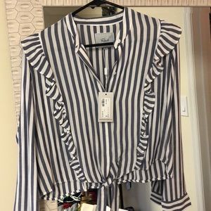 Brand new Rails piper top. Size small